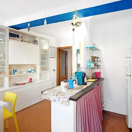 Casa Monica - Arenzanohost Апартаменты Аренцано